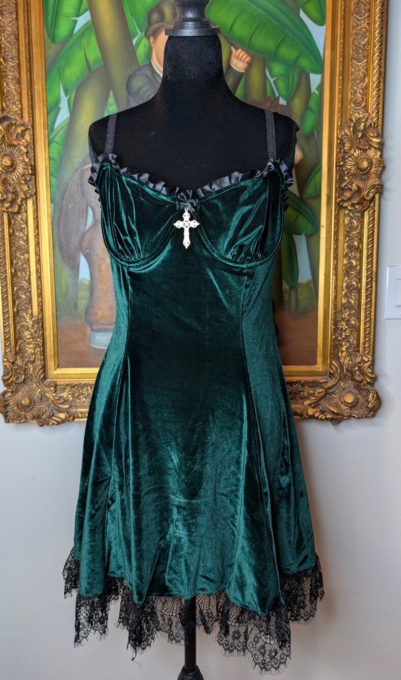Dolls Kill Widow Blind Faith Velvet Dress NWT Green Lace Trim Goth Women L Cross
